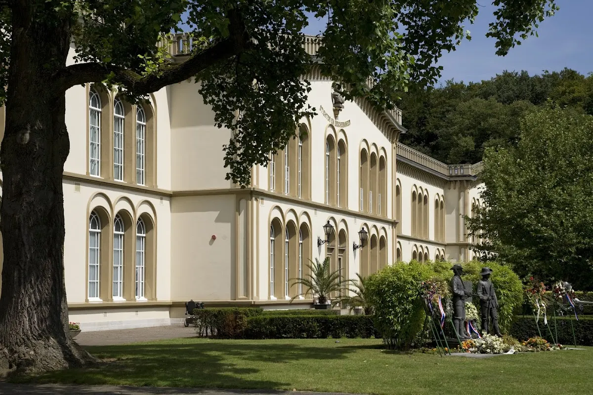Koninklijk Tehuis voor Oud-Militairen en Museum Bronbeek 🪖