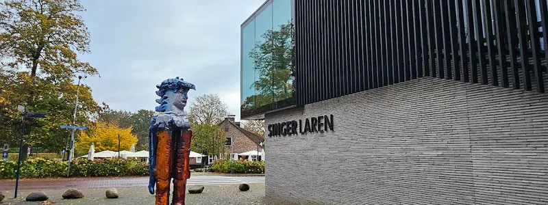 Singer Laren
