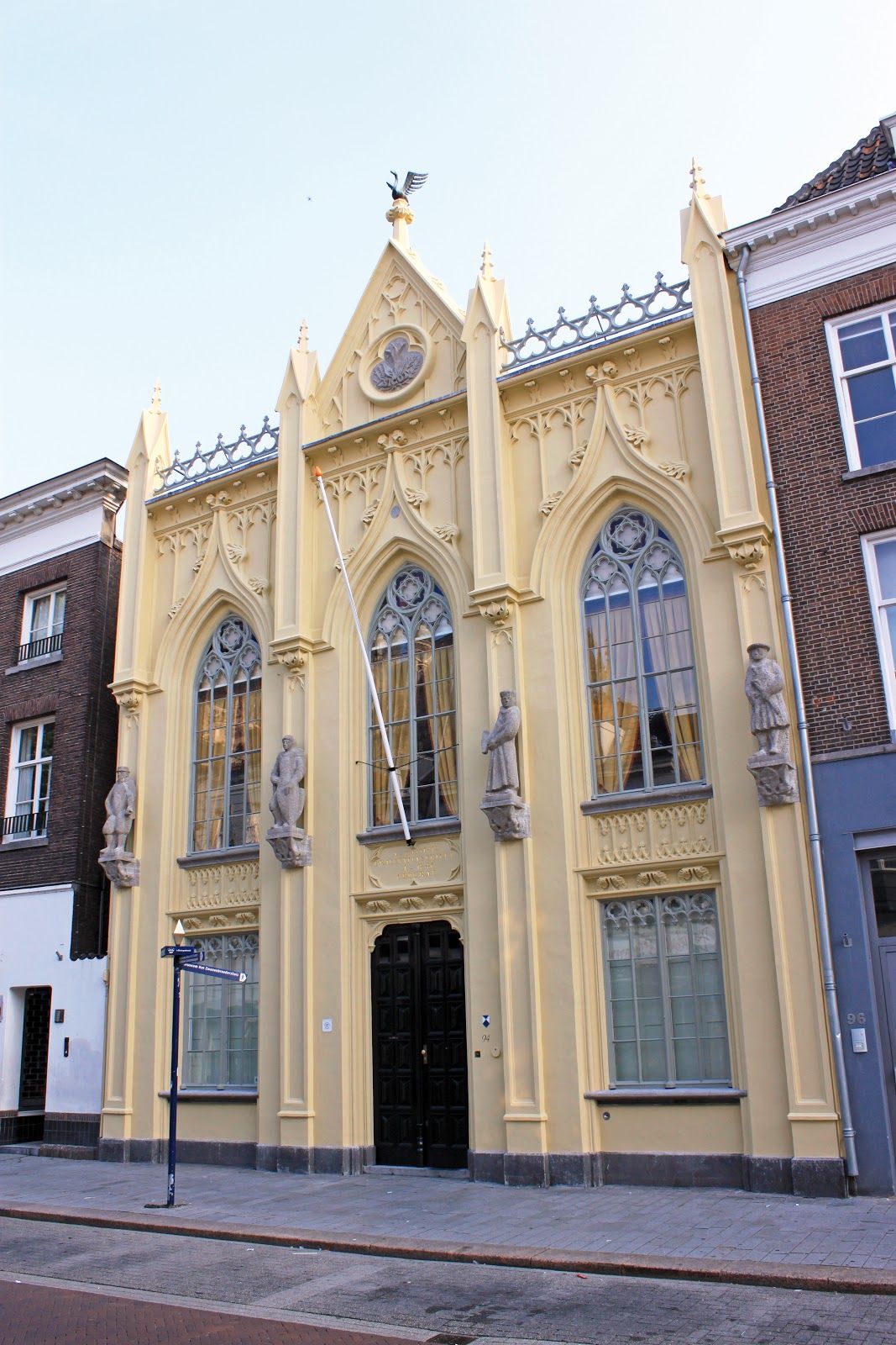 Zwanenbroedershuis