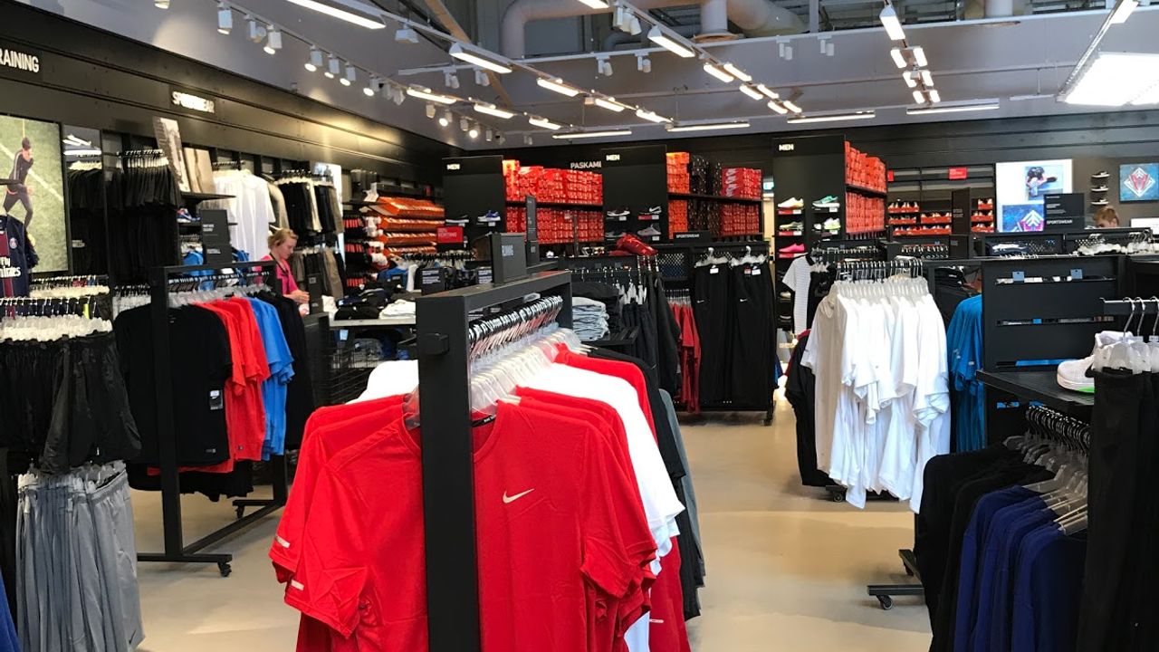 Bij Nike Factory in Roosendaal betaal je met creditcards van American Express (AMEX), Mastercard en Visa