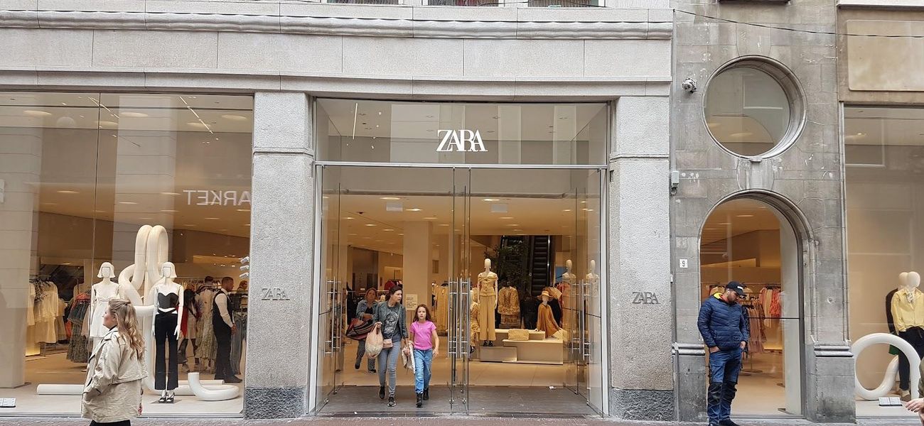 Bij ZARA in Den Haag betaal je met creditcards van American Express