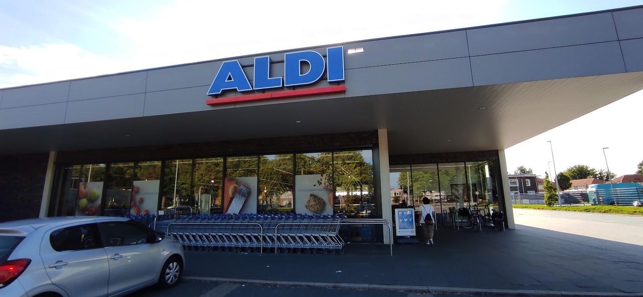 Bij ALDI in Zaandam (Doctor H.G. Scholtenstr. b) betaal je met