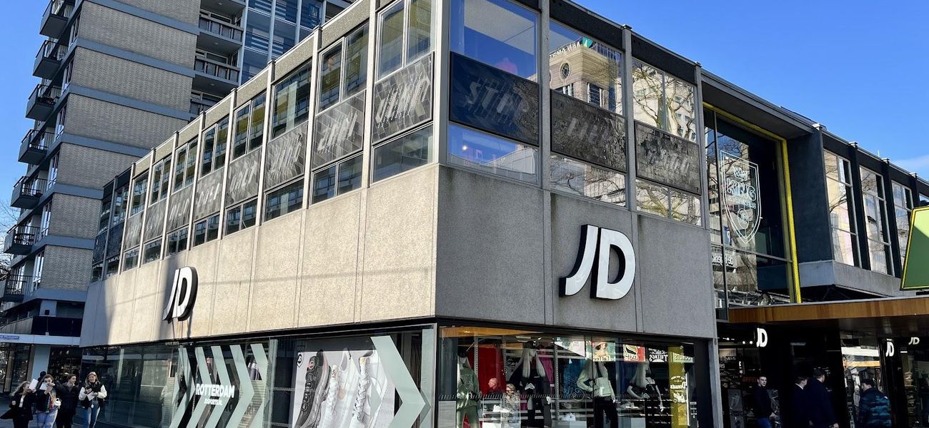 Bij JD Sports in Rotterdam Lijnbaan betaal je met creditcards van American Express Mastercard en Visa