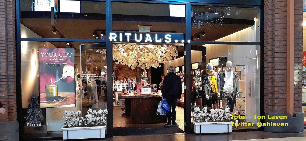 Bij Rituals in Hoofddorp betaal je met creditcards van American Express ...