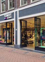 TOMMY JEANS Amsterdam Kalverstraat