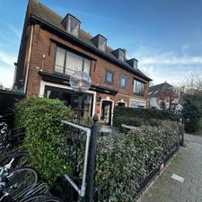 Suzie's & Van Aken
