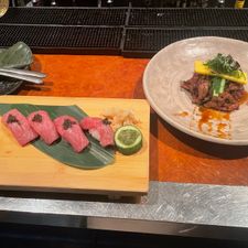 MOMO Restaurant, Bar & Lounge