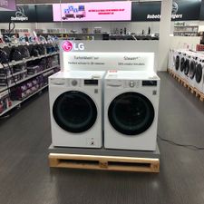 MediaMarkt Utrecht The Wall