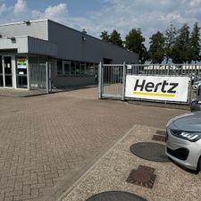 Hertz Autoverhuur - Almere - Markerkant 10-01