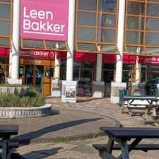 Leen Bakker