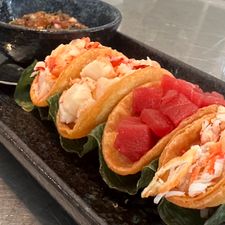 MOMO Restaurant, Bar & Lounge