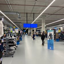 Decathlon Utrecht the Wall