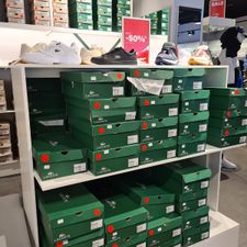 Lacoste Outlet Bataviastad