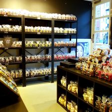 Van Delft Chocolates & Bakery