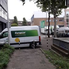 Avis Autoverhuur Rotterdam Centraal Station