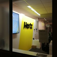 Hertz Autoverhuur - Eindhoven Airport