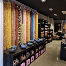 Van Delft Chocolates & Bakery