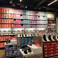 Fascinerend nogmaals Productie Bij Skechers in Roosendaal betaal je met creditcards van American Express  (AMEX), Mastercard en Visa