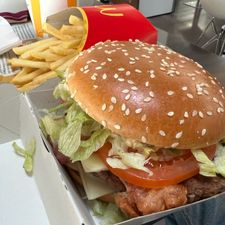 McDonald's Airport Schiphol Lounge 3