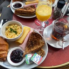 Café Luxembourg