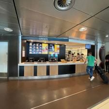 McDonald's Airport Schiphol Lounge 3