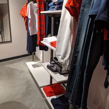 TOMMY JEANS Amsterdam Kalverstraat