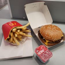 McDonald's Airport Schiphol Lounge 2