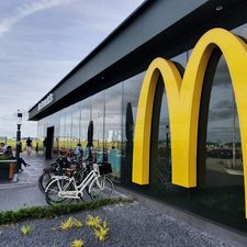 McDonald's Airport Schiphol McDrive Noord