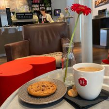 Douwe Egberts Café