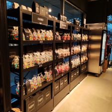 Van Delft Chocolates & Bakery