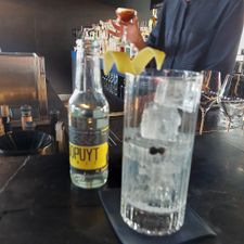 Putaine restaurant & bar