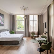 Hotel Flora Batava