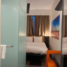 Maxhotel Amsterdam Airport Schiphol - Recently Renovated