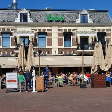 NielZ Café Restaurant