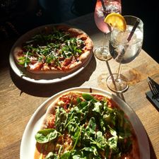 WOODSTONE Pizza and Wine Almere