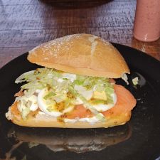 Bakker Bart Oosterhout belegde broodjes & meer
