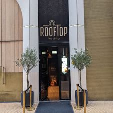 Rooftop Merckt Eten & Drinken