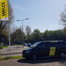 Hertz Autoverhuur - Roermond Schouwberg 30 HLE