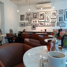 Douwe Egberts Café