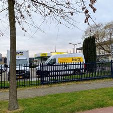 Hertz Autoverhuur - Den Bosch - Rietveldenweg 32c