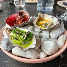 Putaine restaurant & bar