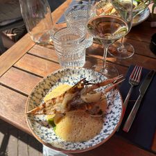 ZIES wijnbar • bistro • boutique hotel