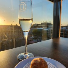 Rooftop Merckt Eten & Drinken