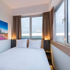 Maxhotel Amsterdam Airport Schiphol - Recently Renovated