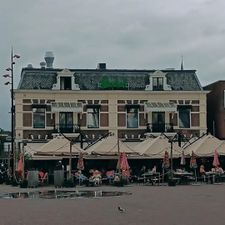 NielZ Café Restaurant