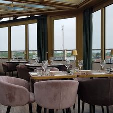 Rooftop Merckt Eten & Drinken