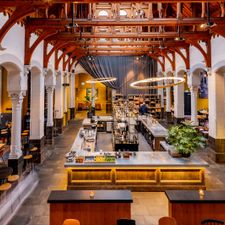 Post-Plaza Hotel & Grand Café