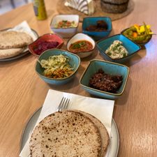 SHOUQ Zeist - Hummus, falafel & mezze (ook catering)