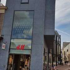 H&M