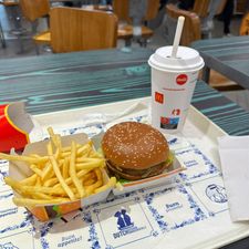 McDonald's Airport Schiphol Lounge 2